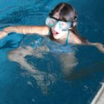 20091217_101122_schwimmen__christina_